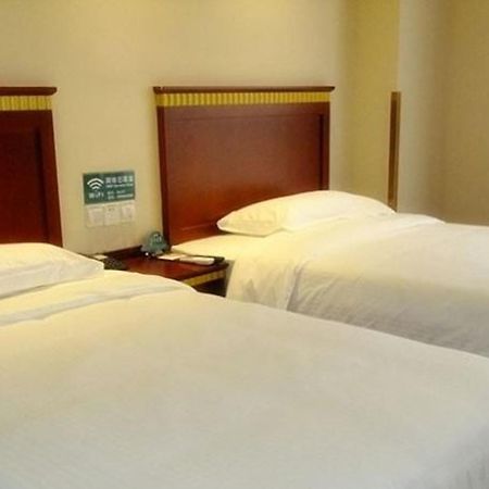 Greentree Inn Chongqing North Railway Station Express Hotel Экстерьер фото