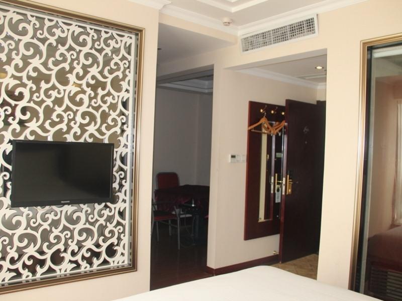 Greentree Inn Chongqing North Railway Station Express Hotel Экстерьер фото